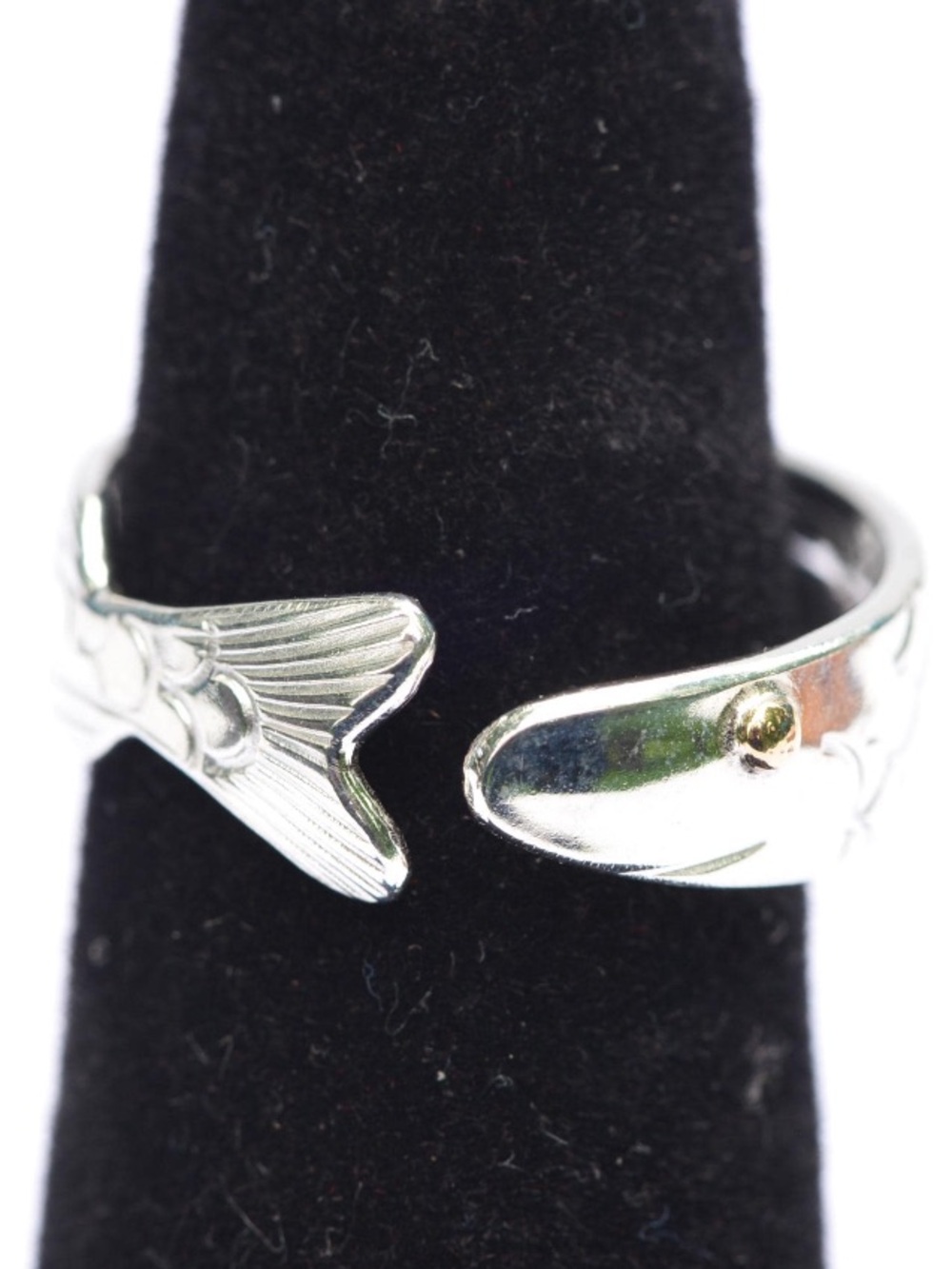 ✨BNWT - ORIGINAL Fish Ring by Eden Hand Arts - Sterling Silver - size 11✨